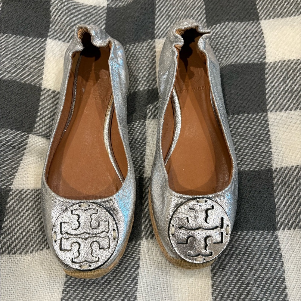 Tory Burch Silver Leather Flats with Iconic Logo